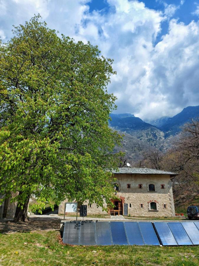 Forte Di Machaby Albergue Arnad Exterior foto